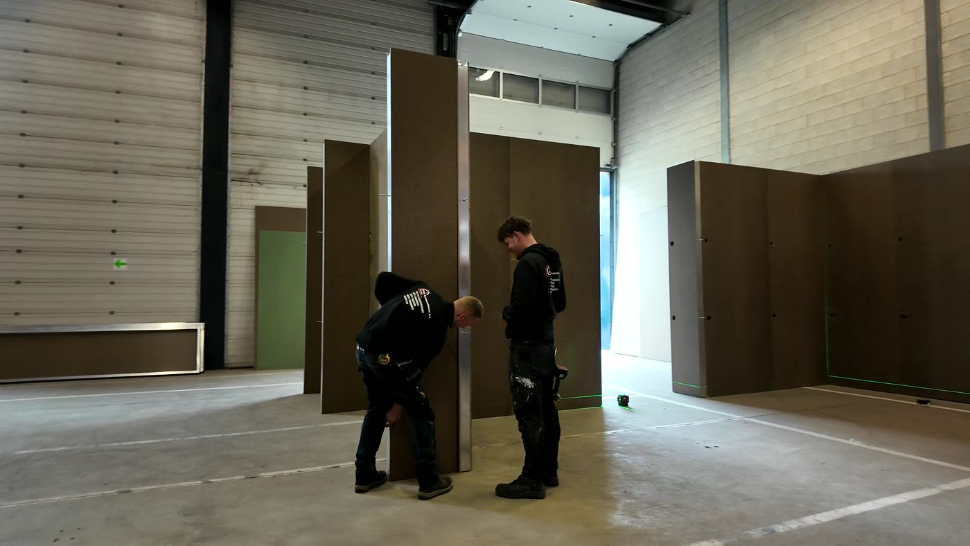 Scheidingswand kantoor: wanden van Fast Connect Walls in een bedrijfshal